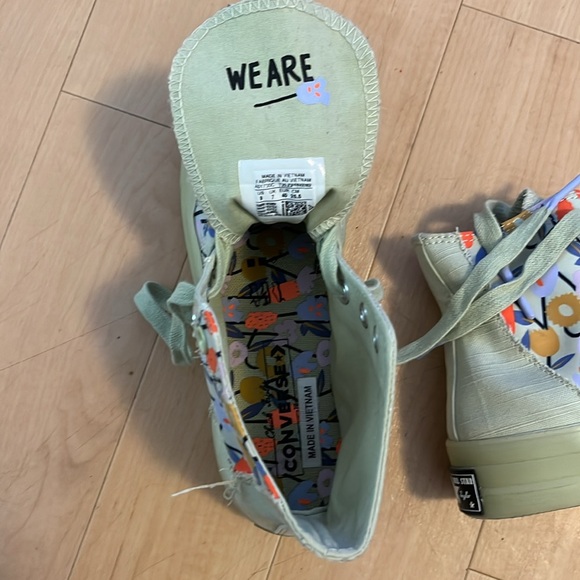 Converse Chuck Taylor All Star High We Are Stronger Together Size 9 - Picture 14 of 16